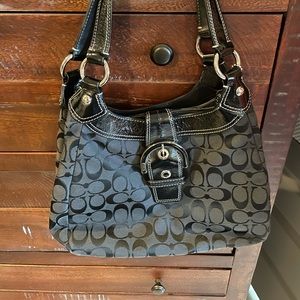 LIKE NEW COACH handbag Signature Series